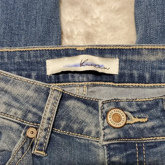 KanCan Lighter Wash Distressed Skinny Jeans w Frayed Hem Size 26 Waist 26.5 In - Picture 4 of 7